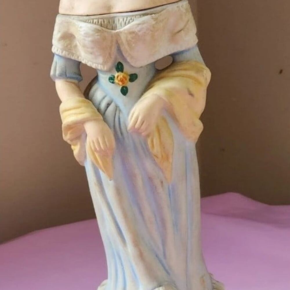 VINTAGE SKI COUNTRY DECANTER 1974 RINGMASTER and Jenny LindBARNUM FESTIVAL 1949